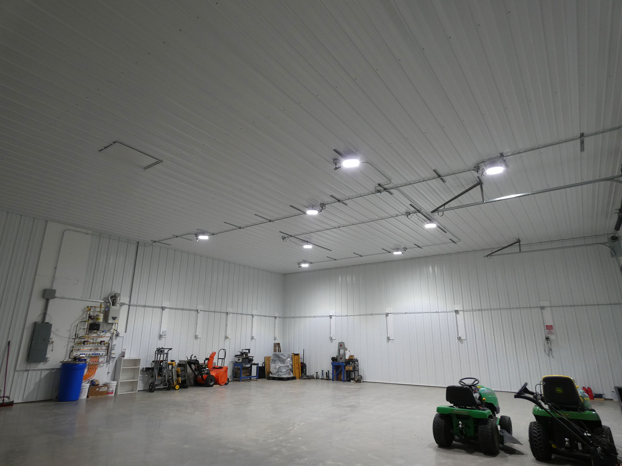 Pole barn Workshop building Interior